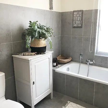 Holiday home Rowan *