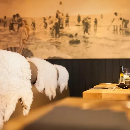 Holiday home Rowan *